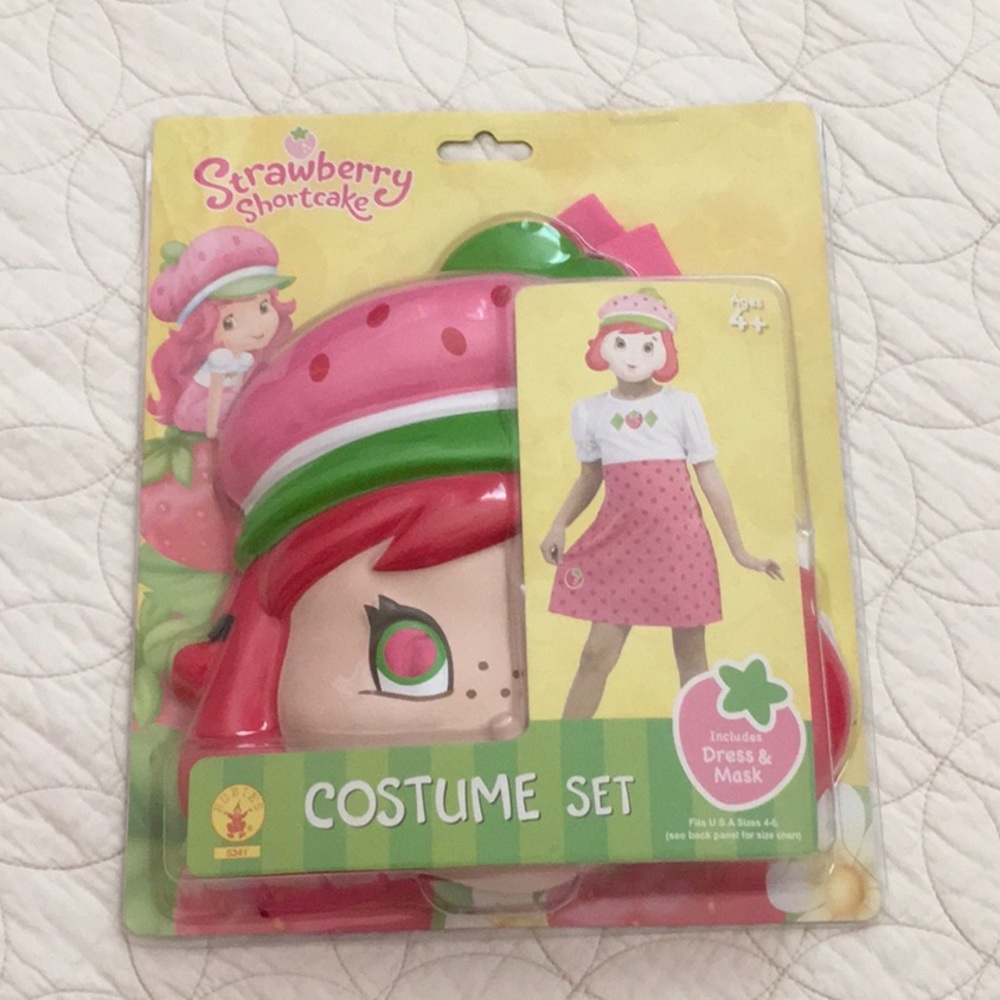 NWT Strawberry Shortcake costume set - 4+